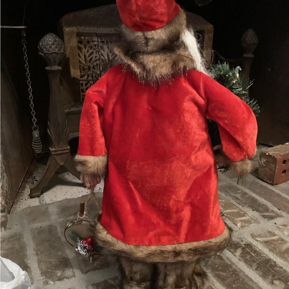 20” Santa Claus Figure - Picture 2 of 3